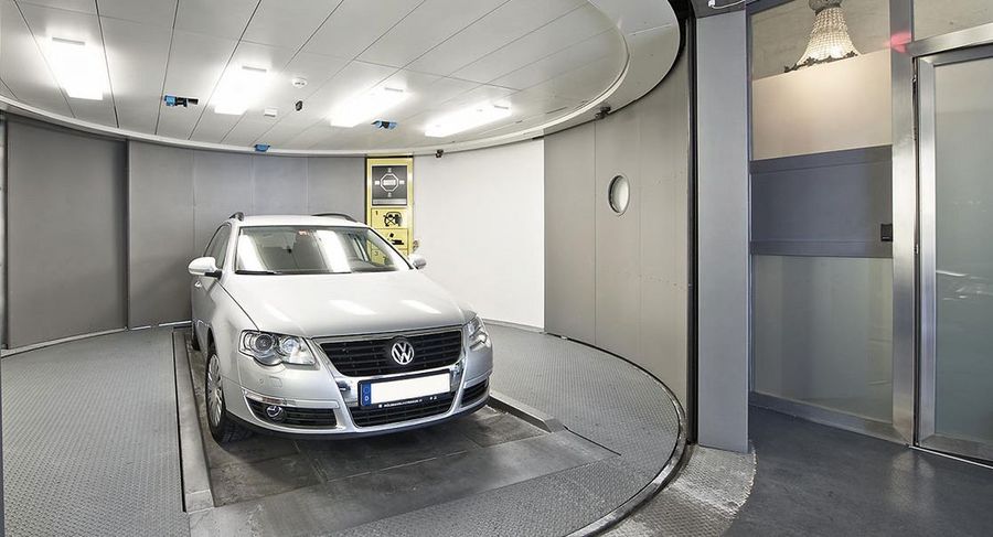Die barrierefreie Übergabestation wird je nach Bedarf für Ein- und/oder Ausfahrtvorgänge genutzt Die barrierefreie Übergabestation wird je nach Bedarf für Ein- und/oder Ausfahrtvorgänge genutzt