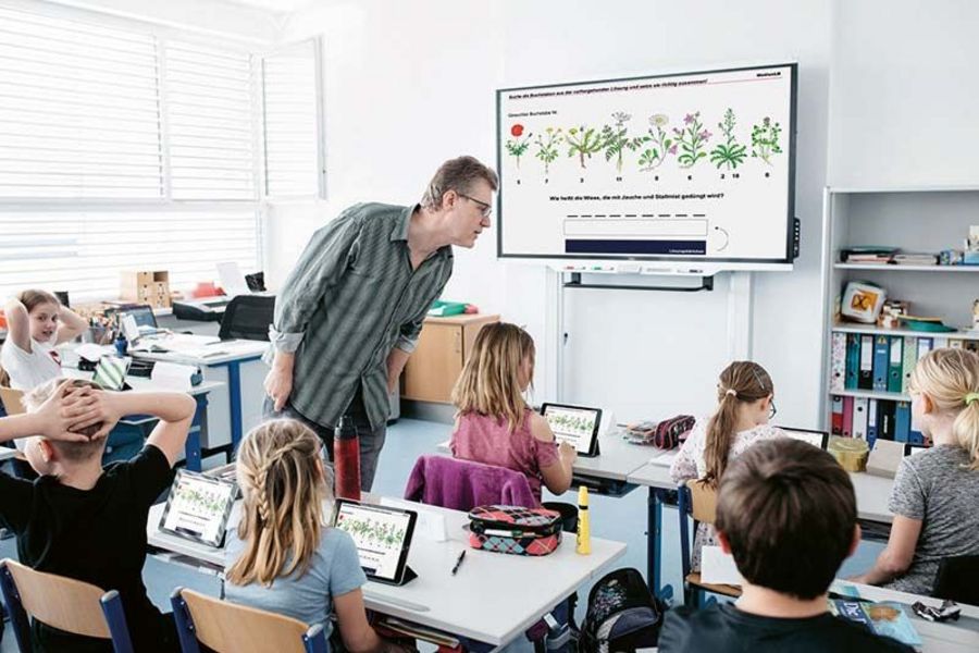 SMART Technologies Tablets und Display im Schulunterricht SMART Technologies Tablets und Display im Schulunterricht