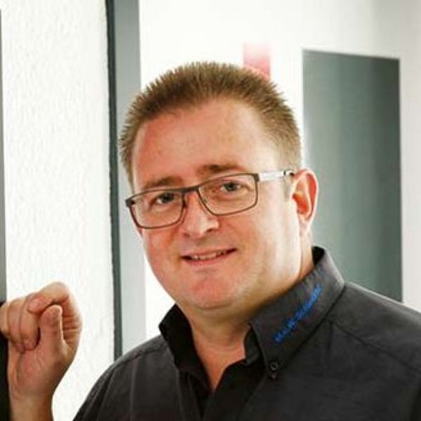 Marcus Dodel, Geschäftsführer der M. u. W. Schlecker Elektrische Anlagen GmbH Marcus Dodel, Geschäftsführer der M. u. W. Schlecker Elektrische Anlagen GmbH