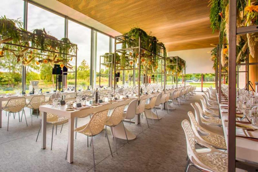 Van der Maarel Eventstyling Eventkulisse mit natürlichen Elementen Van der Maarel Eventstyling Eventkulisse mit natürlichen Elementen