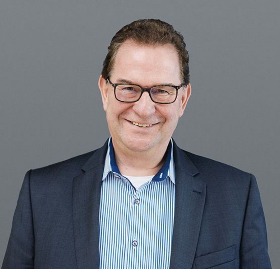 Dietmar Lehmann, Gründer und Geschäftsführer der APW Lehmann Automobile GmbH Dietmar Lehmann, Gründer und Geschäftsführer der APW Lehmann Automobile GmbH