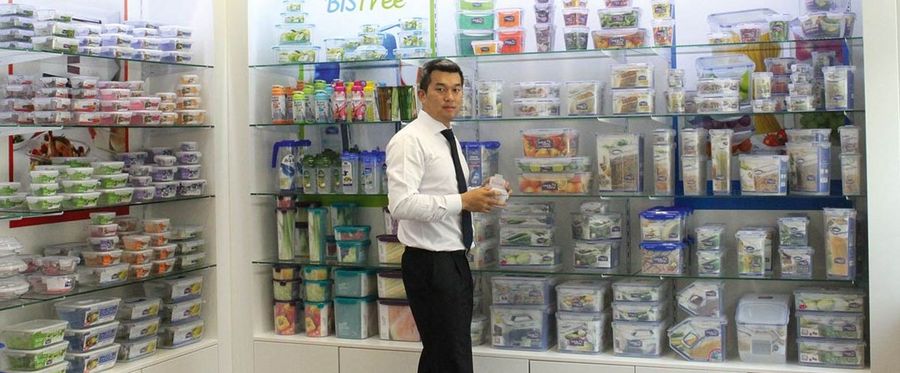 Geschäftsführer Hyung Suk Kim ist seit 2010 für die LOCK&LOCK GmbH in Deutschland tätig Geschäftsführer Hyung Suk Kim ist seit 2010 für die LOCK&LOCK GmbH in Deutschland tätig