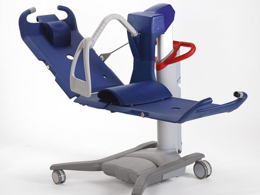 Ergonomischer Badeliegelifter: Zum Baden mit Miranti™ ist nur eine Pflegekraft erforderlich Ergonomischer Badeliegelifter: Zum Baden mit Miranti™ ist nur eine Pflegekraft erforderlich