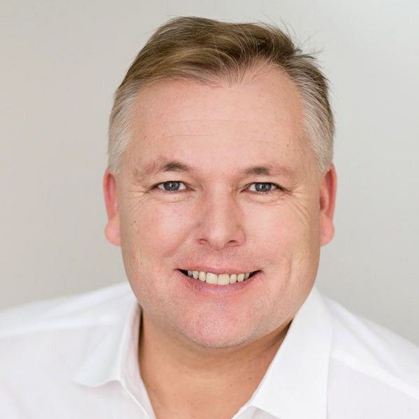 Prof. Dr. Dr. med. dent. Dirk Wiechmann Prof. Dr. Dr. med. dent. Dirk Wiechmann