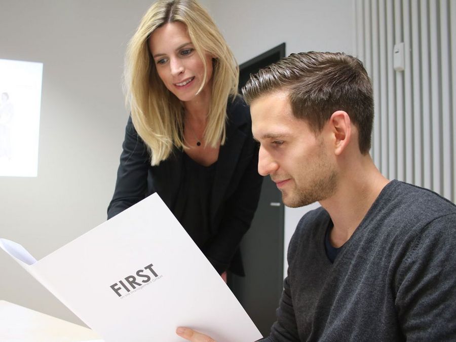 Respektvoller Umgang zwischen dem Personal von FIRST. Respektvoller Umgang zwischen dem Personal von FIRST.