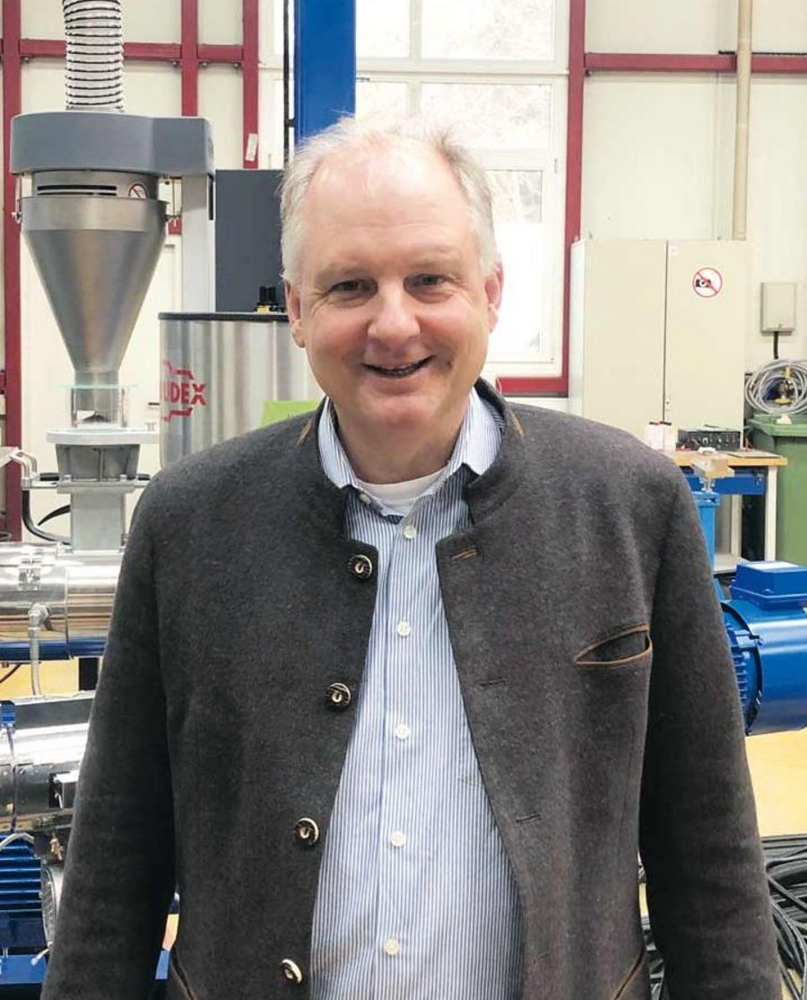 Christoph Scabell, Geschäftsführer der EXTRUDEX Kunststoffmaschinen GmbH Christoph Scabell, Geschäftsführer der EXTRUDEX Kunststoffmaschinen GmbH