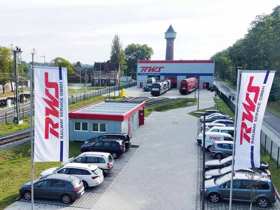 Zweigleisig an zwei Standorten Zweigleisig an zwei Standorten