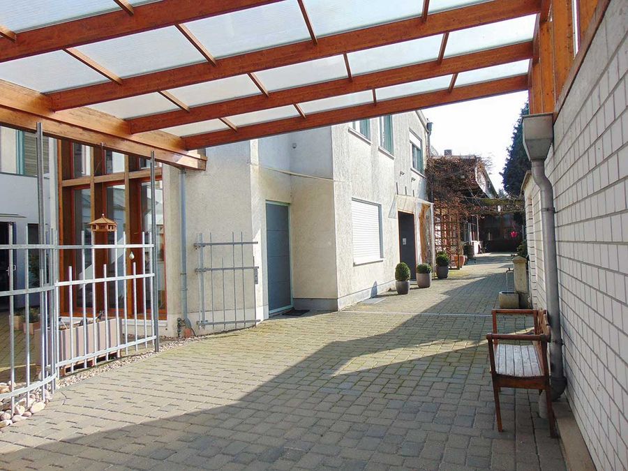Heller und freundlicher Arbeitsplatz: Blick in die Tischlerei Heller und freundlicher Arbeitsplatz: Blick in die Tischlerei