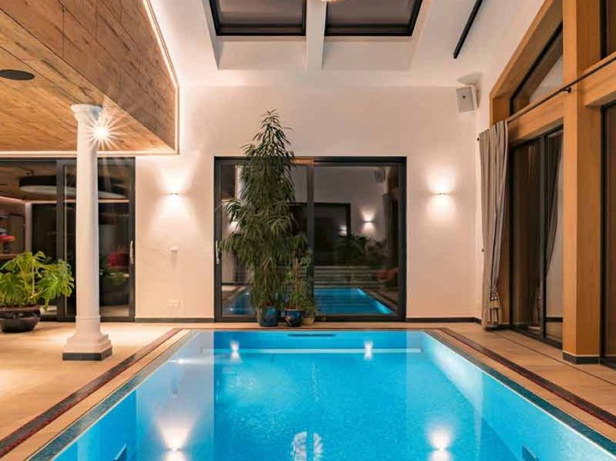 J.D. Schwimmbad-Bau & Design Poolhaus von innen J.D. Schwimmbad-Bau & Design Poolhaus von innen