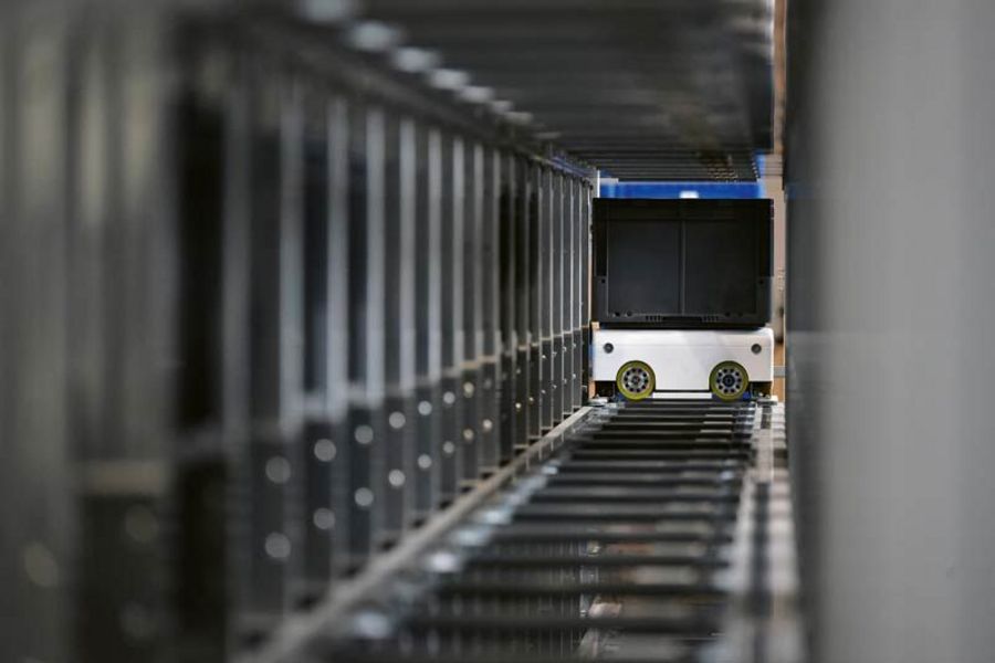 stow e.scala ist ein skalierbares robotergestütztes vollautomatisches Ware-zur-Person-System stow e.scala ist ein skalierbares robotergestütztes vollautomatisches Ware-zur-Person-System