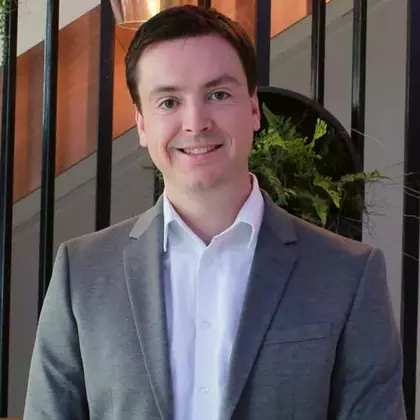Dr. Vincent Linseis