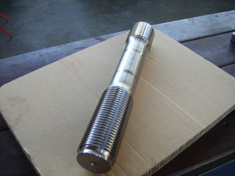 Metallbolzen von CMP.