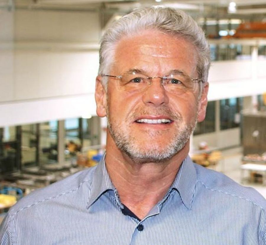 Prof. Dr.-Ing. Wolfgang Schmutz, Gründer, Mehrheitseigner und Aufsichtsratsvorsitzender der acp systems AG Prof. Dr.-Ing. Wolfgang Schmutz, Gründer, Mehrheitseigner und Aufsichtsratsvorsitzender der acp systems AG