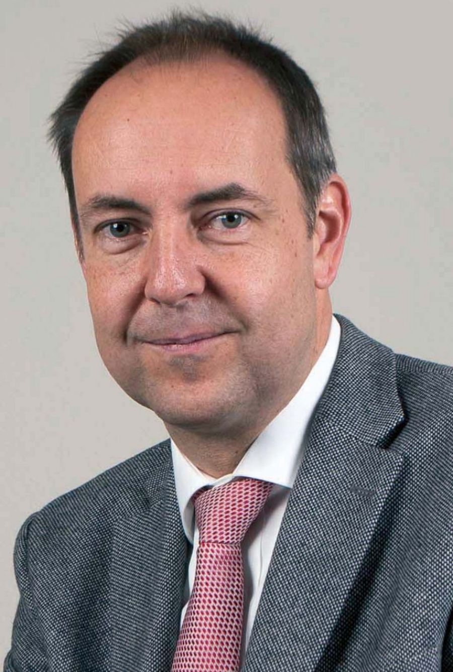 Dr.-Ing Thomas Fischer, Geschäftsführer für die Bereiche Technik, Entwicklung und Produktion Dr.-Ing Thomas Fischer, Geschäftsführer für die Bereiche Technik, Entwicklung und Produktion
