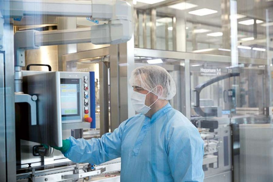 Röchling Medical Fertigung im Reinraum Röchling Medical Fertigung im Reinraum
