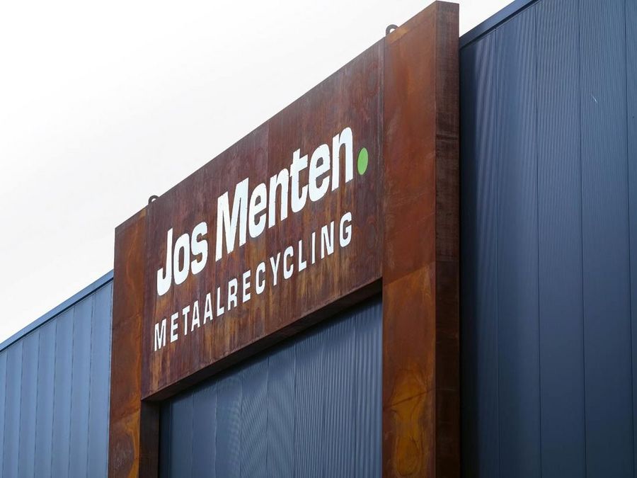 „Metall kann bis zu 100% recycelt werden!“ „Metall kann bis zu 100% recycelt werden!“