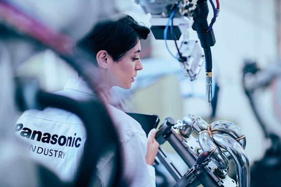 Der Schweißroboter leistet präzise Arbeit