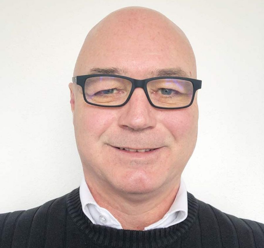 Uwe Stark, Geschäftsführer der diamat Maschinenbau GmbH Uwe Stark, Geschäftsführer der diamat Maschinenbau GmbH