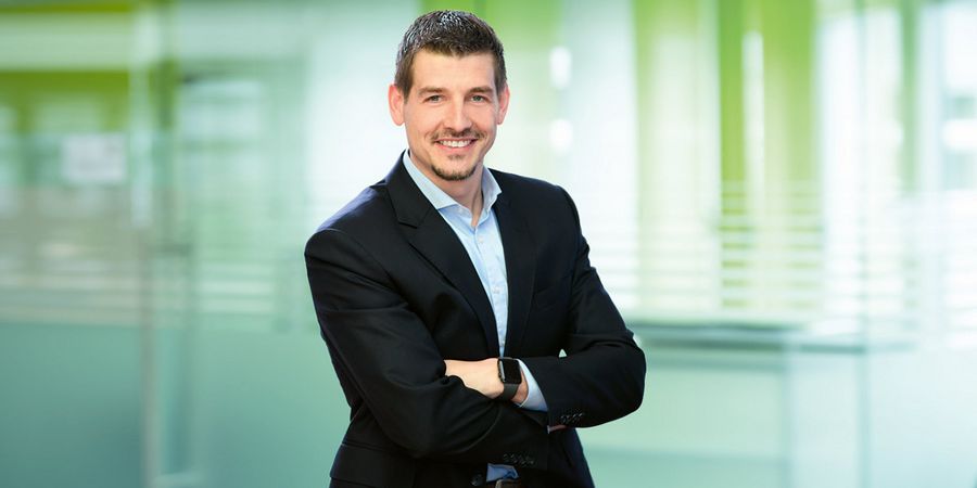 Steffen Fritz, Mitglied der Geschäftsleitung und Director Sales der Jauch Quartz GmbH Steffen Fritz, Mitglied der Geschäftsleitung und Director Sales der Jauch Quartz GmbH