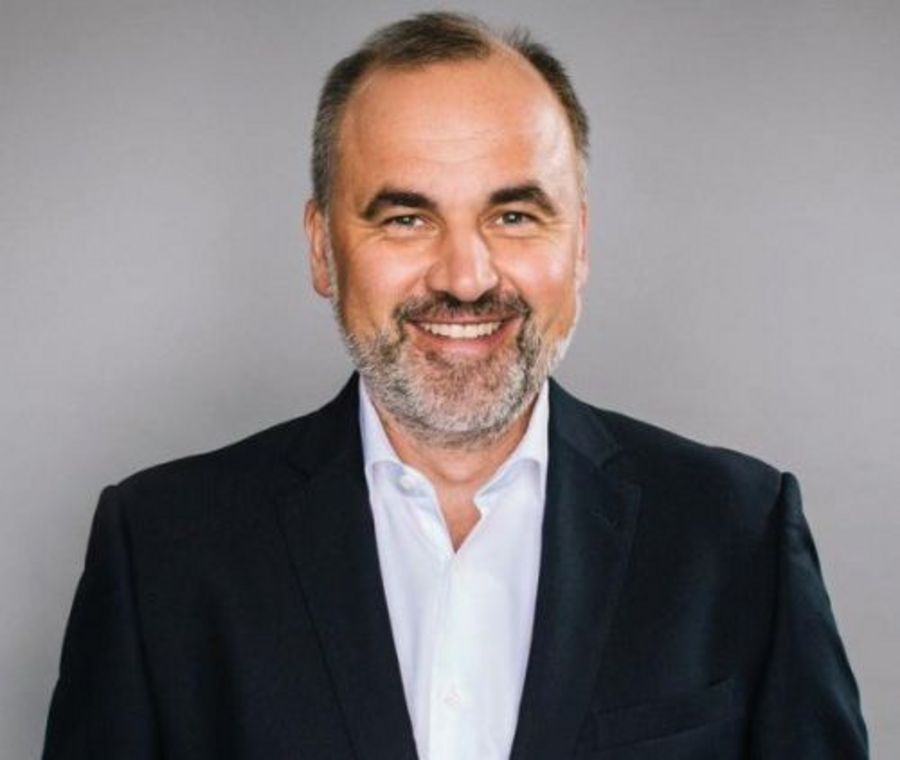 Dirk Schäfer, Geschäftsführer der CROWDFOX GmbH Dirk Schäfer, Geschäftsführer der CROWDFOX GmbH