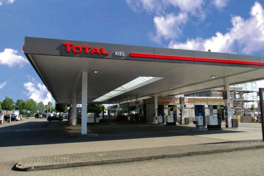 KDH Werbetechnik Dach-Attika für Total KDH Werbetechnik Dach-Attika für Total