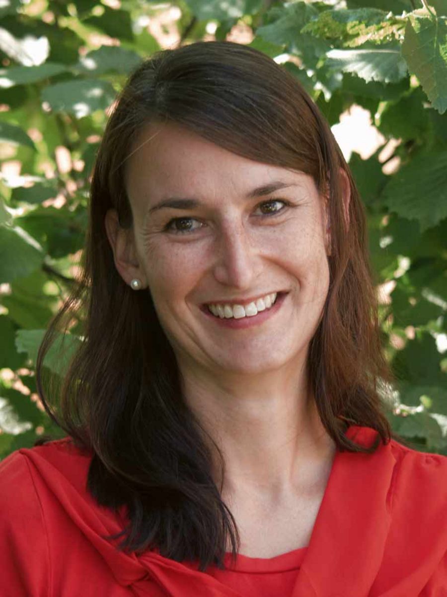 Dr. med.vet. Sandra Graf-Schiller, Geschäftsführerin der SaluVet GmbH Dr. med.vet. Sandra Graf-Schiller, Geschäftsführerin der SaluVet GmbH