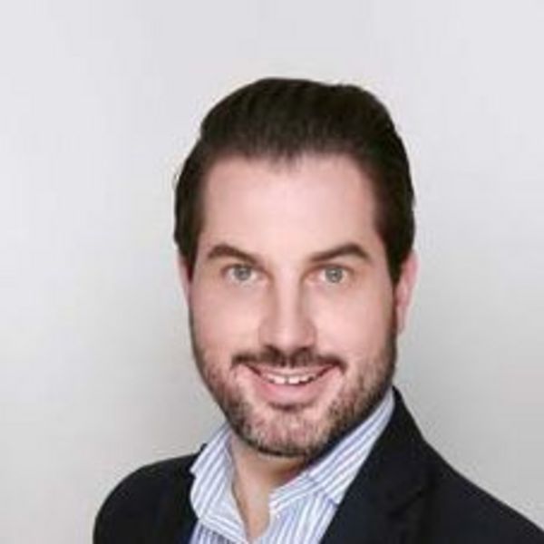 Geschäftsführer Sebastian Vohradnik Geschäftsführer Sebastian Vohradnik