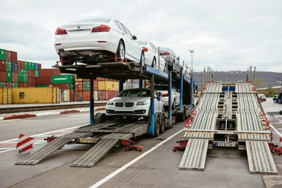 Vako Logistik KFZ-Transport auf der Straße Vako Logistik KFZ-Transport auf der Straße