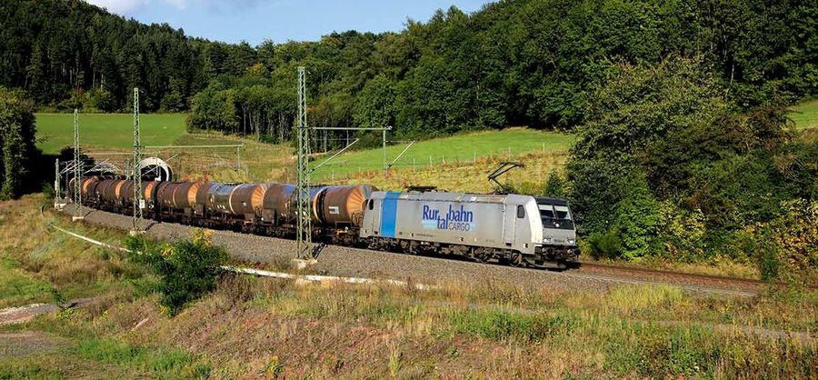 Im Schienengüterverkehr ist das privat geführte Unternehmen schnell und flexibel Im Schienengüterverkehr ist das privat geführte Unternehmen schnell und flexibel