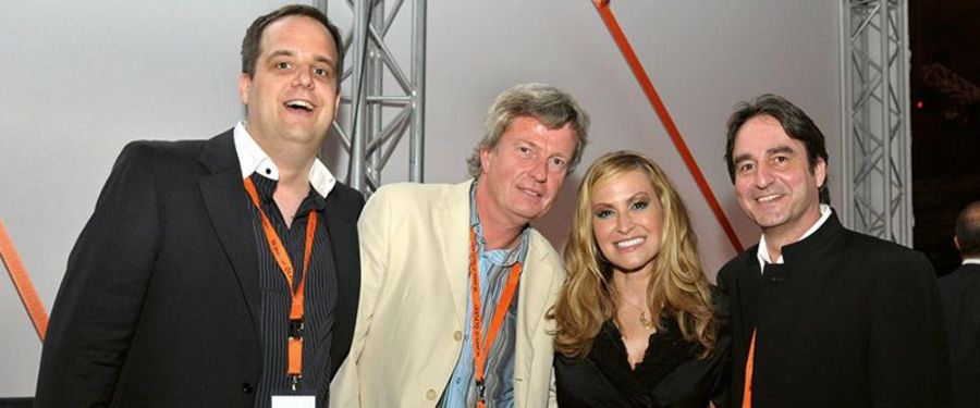 Your Gala Geschäftsführer Friedhelm Osada mit Superstar Anastacia Your Gala Geschäftsführer Friedhelm Osada mit Superstar Anastacia