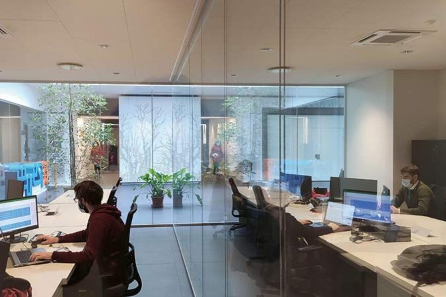 Teoresi - Kluge Köpfe bei der Arbeit Teoresi - Kluge Köpfe bei der Arbeit