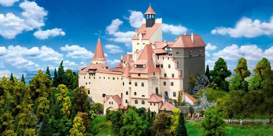 Gebr. FALLER Jubiläumsmodell Schloss Bran Gebr. FALLER Jubiläumsmodell Schloss Bran