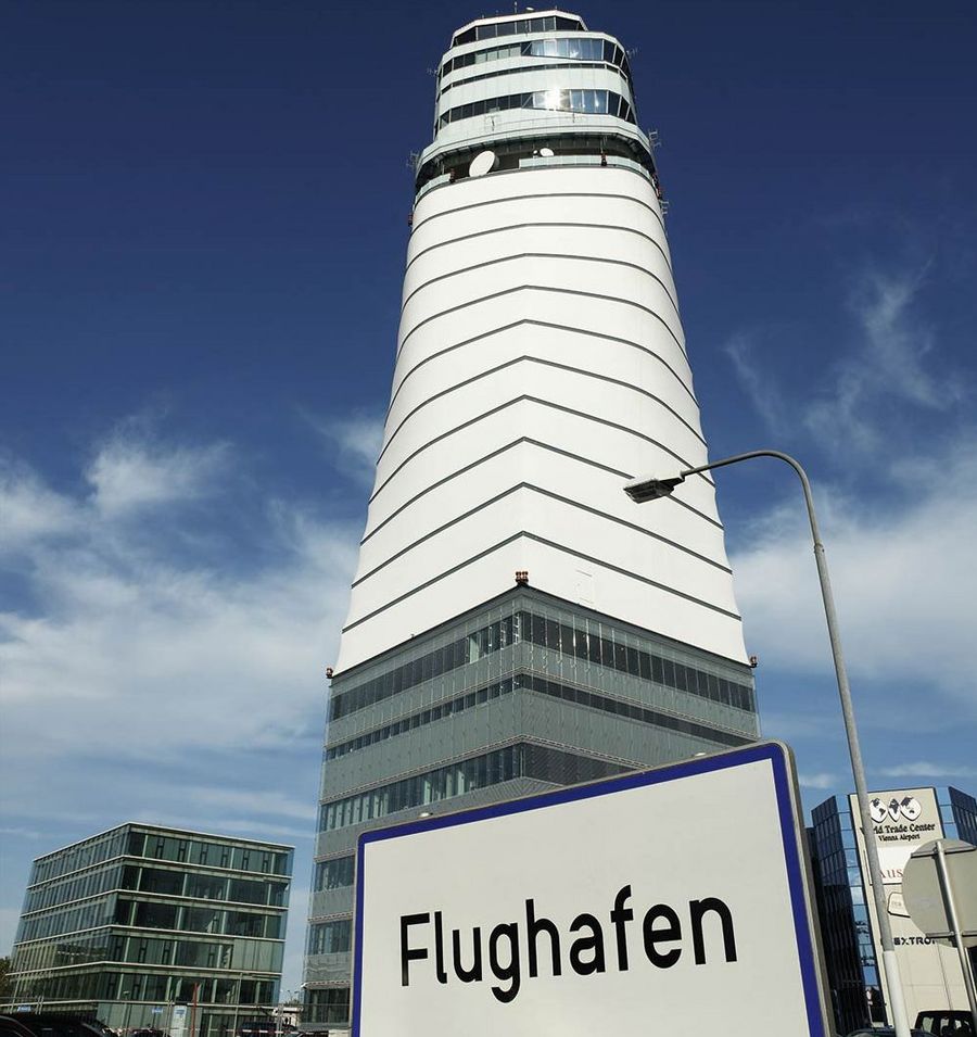 Flughafen-Tower in Wien Flughafen-Tower in Wien