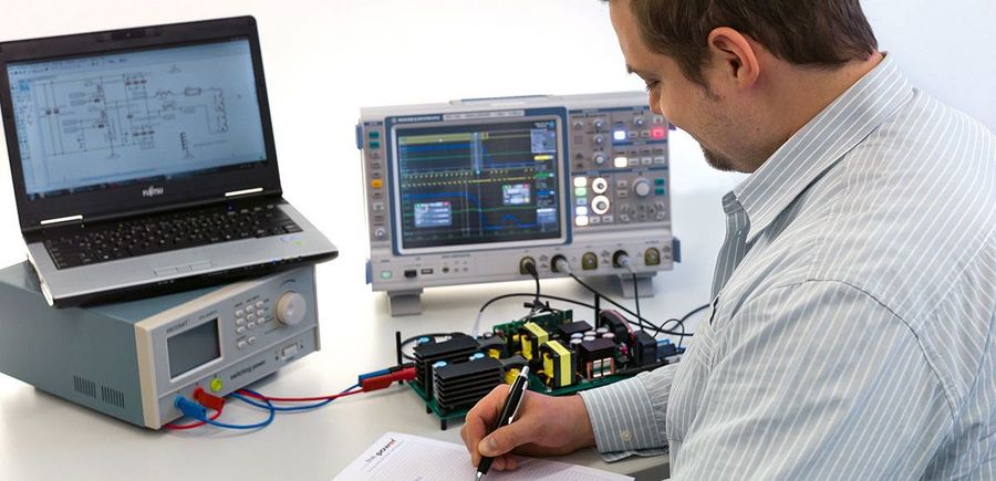 Support Mitarbeiter von Finepower Support Mitarbeiter von Finepower