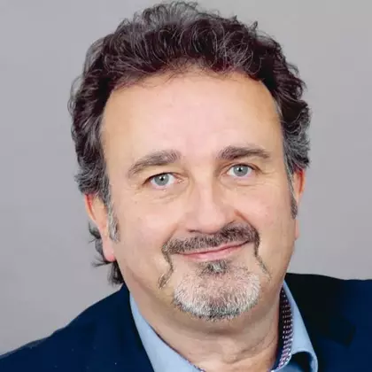 Dr. Thomas Bruse
