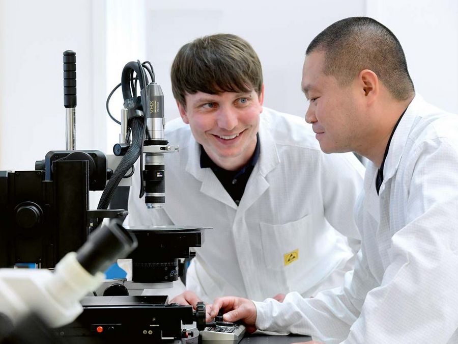Mit Industrie 4.0 zum individuellen Mikroprodukt Mit Industrie 4.0 zum individuellen Mikroprodukt