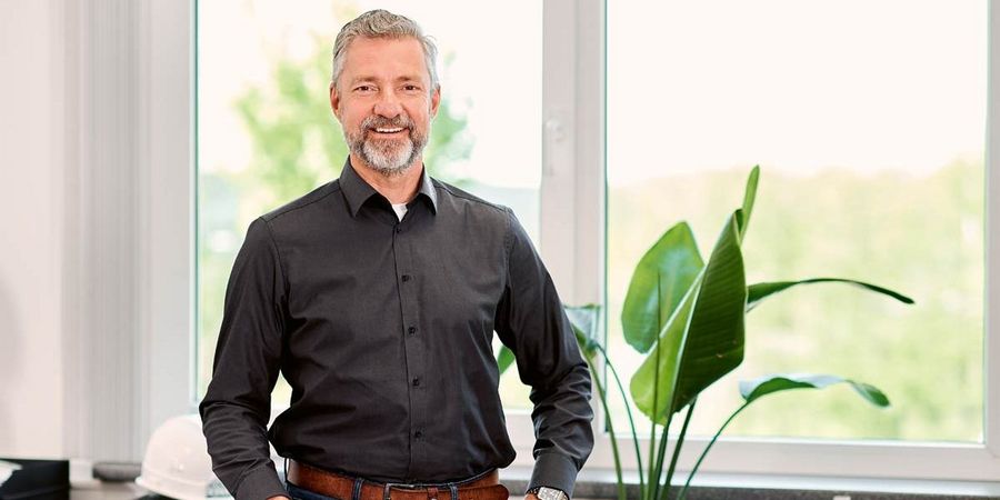Hermann Schlichtmann, Gründer und Geschäftsführer der Hermann Schlichtmann GmbH Hermann Schlichtmann, Gründer und Geschäftsführer der Hermann Schlichtmann GmbH