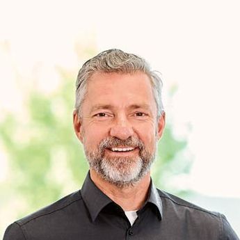 Hermann Schlichtmann - Gründer und Geschäftsführer - der Hermann Schlichtmann GmbH Hermann Schlichtmann - Gründer und Geschäftsführer - der Hermann Schlichtmann GmbH