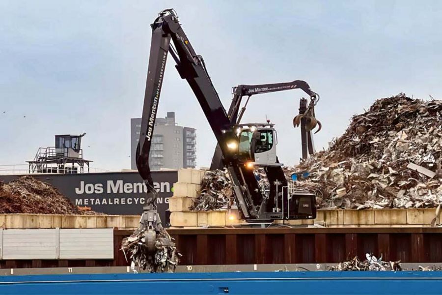 Jos Menten Metaalrecycling Beladen eines Schiffes Jos Menten Metaalrecycling Beladen eines Schiffes
