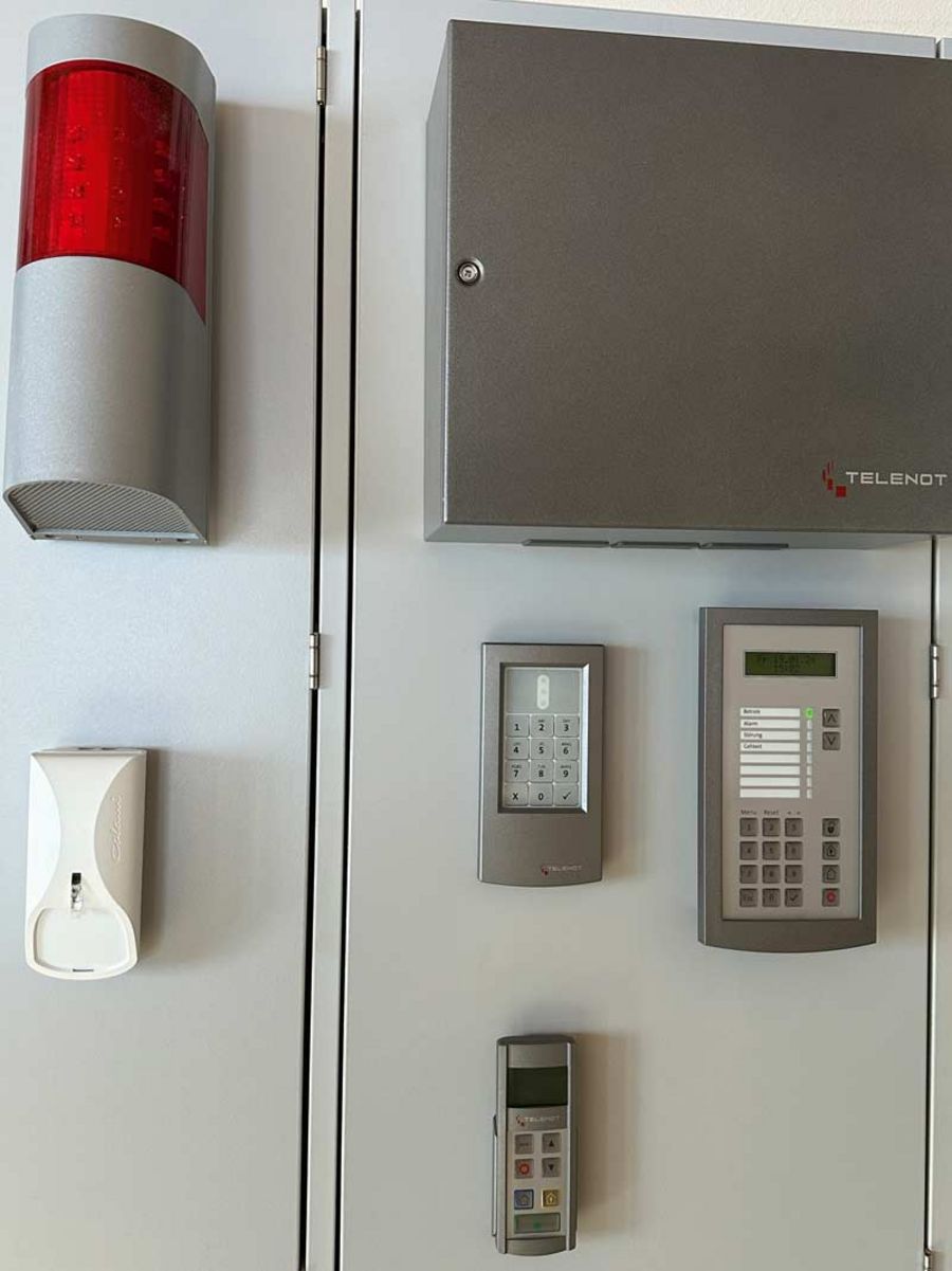 Pfalz-Alarm - Sprachalarmierungsanlage als Bestandteil einer Brandmeldeanlage Pfalz-Alarm - Sprachalarmierungsanlage als Bestandteil einer Brandmeldeanlage