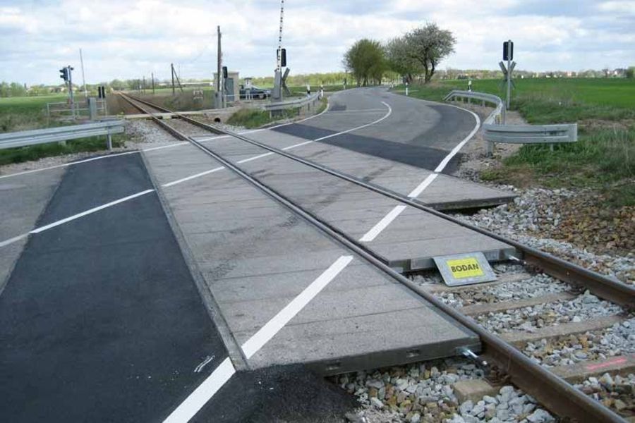 TGR Rostock Bahnübergang in Klein Mutz