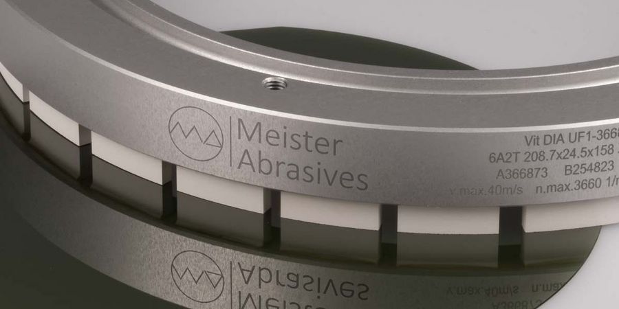 Meister Abrasives‘ UF Schleifscheibe für Siliziumkarbid Wafer Meister Abrasives‘ UF Schleifscheibe für Siliziumkarbid Wafer