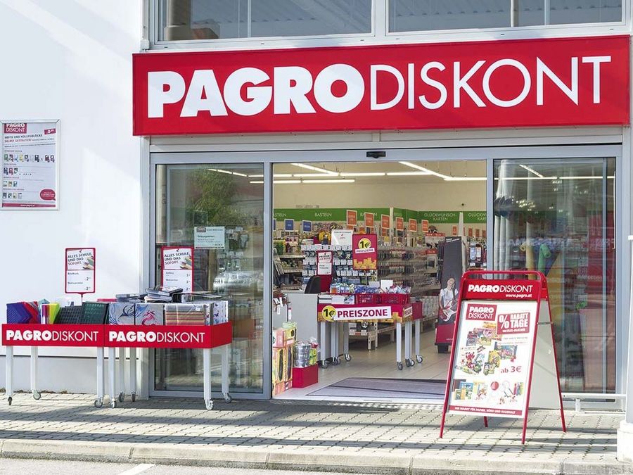 Eingangsbereichs einer PAGRO DISKONT-Filiale Eingangsbereichs einer PAGRO DISKONT-Filiale