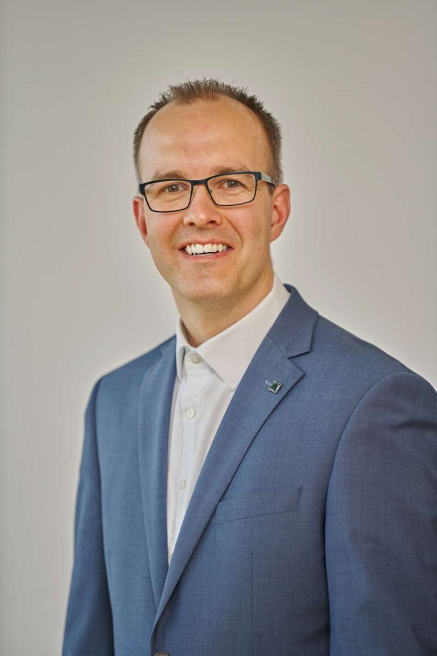 Christopher Karl, Geschäftsführer der B.I.N.S.S. Datennetze und Gefahrenmeldesysteme GmbH Christopher Karl, Geschäftsführer der B.I.N.S.S. Datennetze und Gefahrenmeldesysteme GmbH