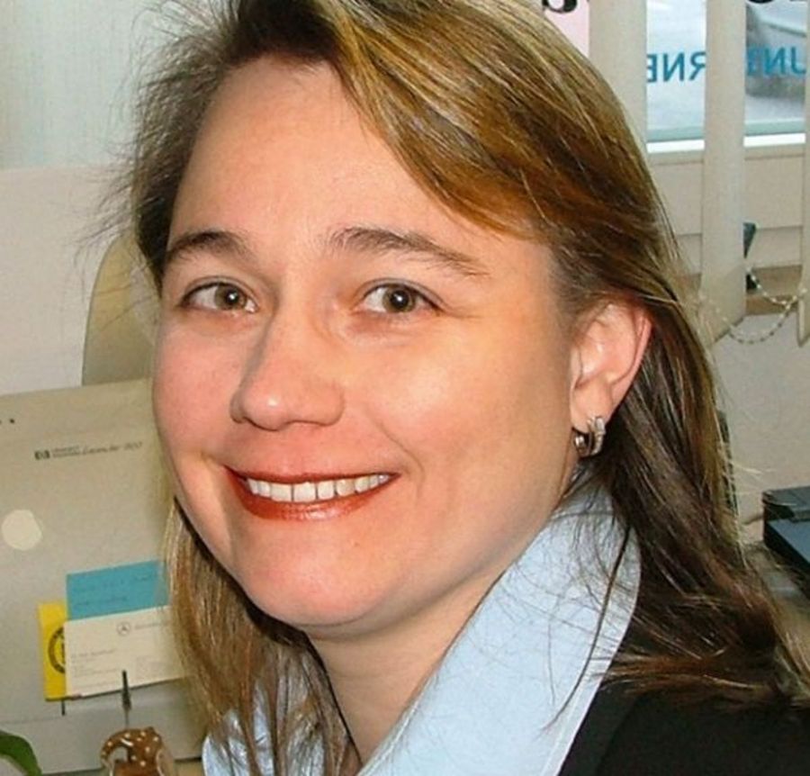 Seit 2004 geschäftsführende Gesellschafterin: Dipl.-Betrw. Nathalie Scheerer Seit 2004 geschäftsführende Gesellschafterin: Dipl.-Betrw. Nathalie Scheerer