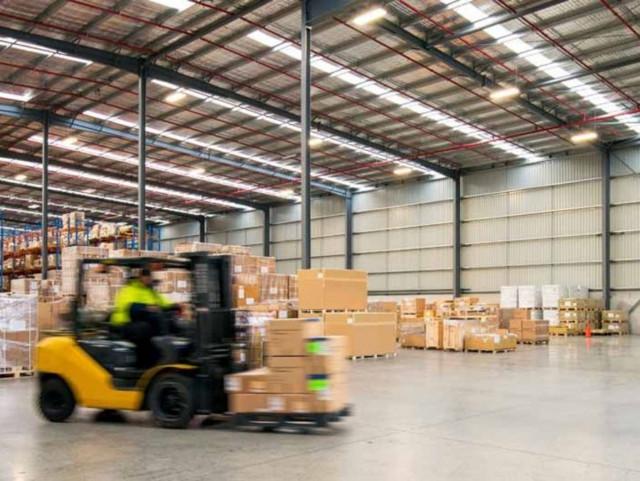 Logistikimmobilien: Herausforderungen mit passenden Lösungen in der Lagerverwaltung mühelos meistern