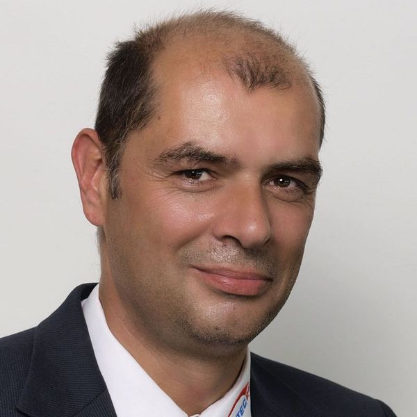 Geschäftsführer Frank Schellenberger Geschäftsführer Frank Schellenberger