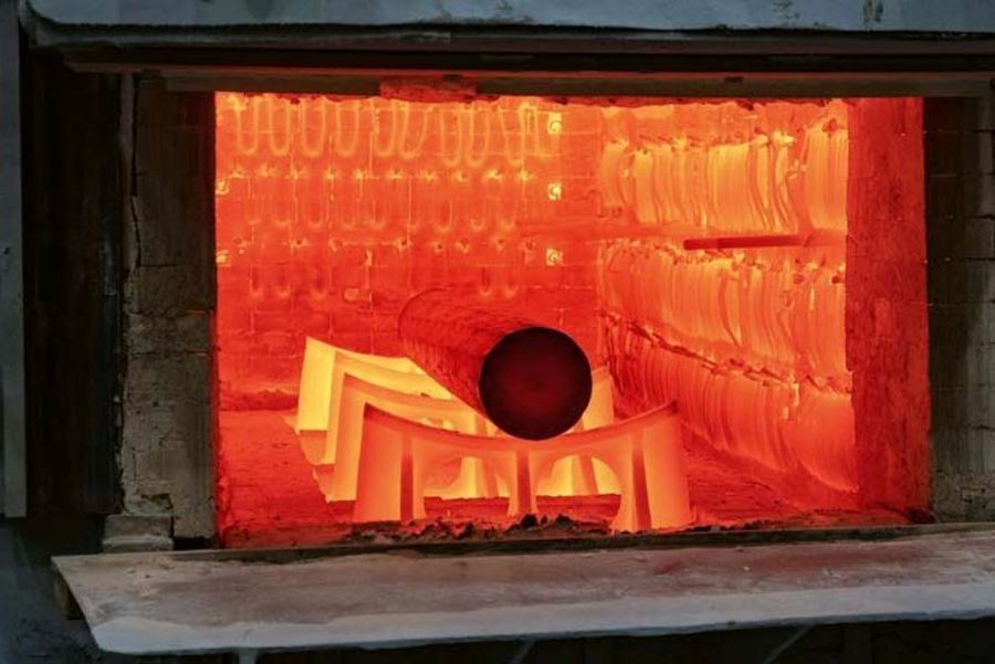 Hermith Erwärmung eines Titanblocks im Ofen Hermith Erwärmung eines Titanblocks im Ofen
