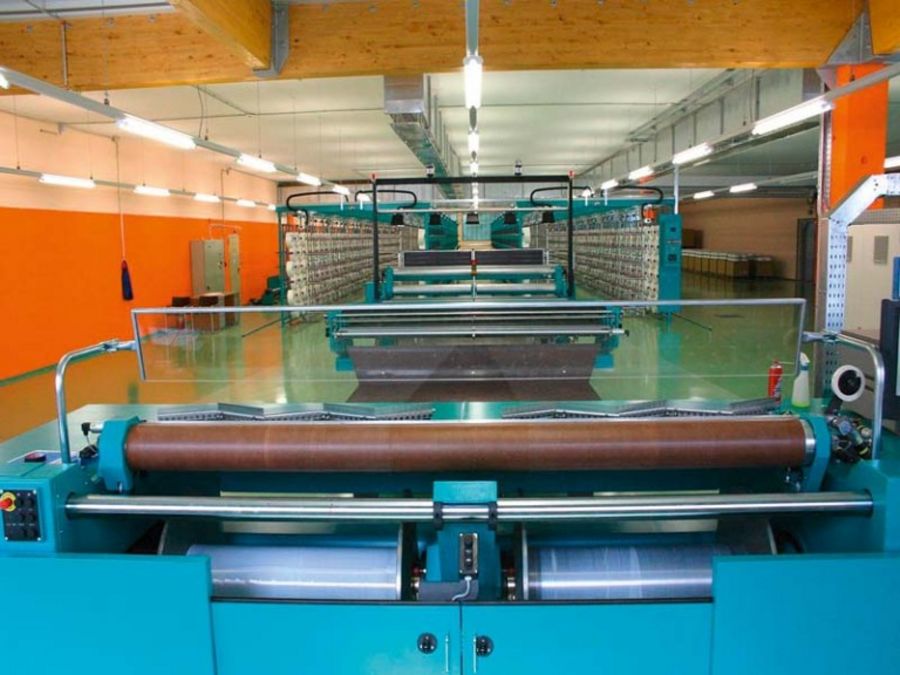 Moderner Maschinenpark: Blick in die Produktion Moderner Maschinenpark: Blick in die Produktion