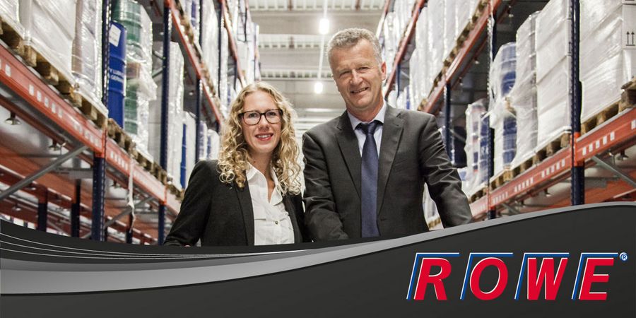 Dipl.-Ing. (FH) Michael Zehe, Geschäftsführer der ROWE MINERALÖLWERK GMBH mit seiner Tochter Dr. Alexandra Kohlmann, Teil der Geschäftsführung Dipl.-Ing. (FH) Michael Zehe, Geschäftsführer der ROWE MINERALÖLWERK GMBH mit seiner Tochter Dr. Alexandra Kohlmann, Teil der Geschäftsführung